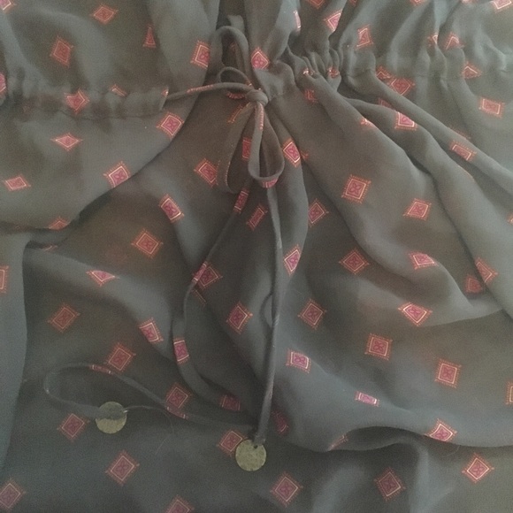 Shear patterned dress size medium - Picture 5 of 5